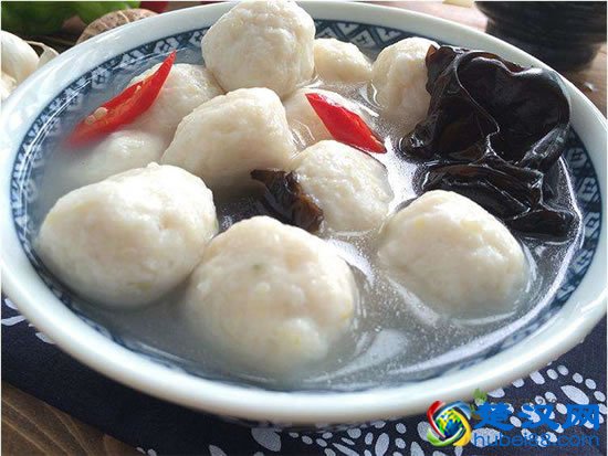 荆州鱼糕丸子的做法,传统名菜荆州鱼